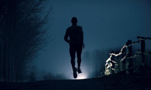 Training und Dunkelheit: Sichtbarkeit ist Sicherheit - auch im Versicherungsfall / Bild: iStock Thumbnail