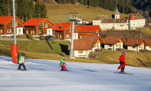 Hohes Verletzungsrisiko bei wenig Schnee: Risikobewusstes Verhalten auf Pisten ist unbedingt erforderlich / Bild: Naturfreunde Österreich / Martin Edlinger Thumbnail