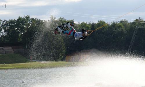 Bild: www.wakeboard.ag/Sam Strauss Thumbnail