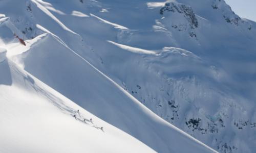 Powdern in der Luxusklasse: Heliskiing in Last Frontier, Kanada / Bild: Randy Linck.com Thumbnail
