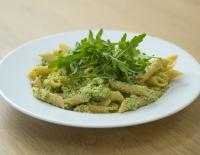 Vollkornnudeln mit Brokkoli Pesto