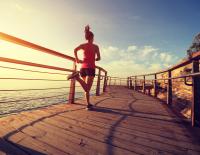 5 Gründe, warum der Morgen die beste Zeit zum Laufen ist © iStock / lzf 5 Gründe, warum der Morgen die beste Zeit zum Laufen ist