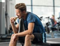 Kohlenhydratriegel: Wie man die Energiebringer sinnvoll einsetzt