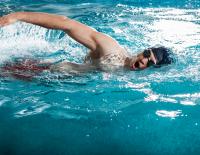 Kraul, Brust, Rücken und Delphin: Die 4 Schwimmstile
