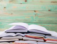 © iStock / nastinka Home-Workout mit Alltagsgegenständen: Mit diesen 5 Übungen hältst du dich zuhause fit