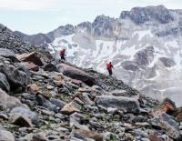 Teile der Produktion umgestellt: SALEWA produziert jetzt Schutzmasken & Schutzanzüge