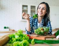 Es grünt: Hier kommen 5 leckere Salatrezepte für dich