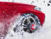 Darum sollten Wintersportler immer Schneeketten dabei haben