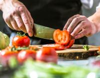 Fit mit Sumi: Koch und Lehrer