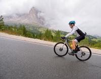 © Fotograf / Mattia Rizzi O SELLA MIA: Rennradliebe unter den Dolomitenfelsen
