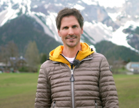 © Hersteller / Geberit AquaClean / Felix Gottwald nimmt drei Gewinner/-innen samt Begleitung mit auf eine Wandertour in seiner steirischen Wahlheimat Ramsau am Dachstein. Geh auf Tour mit Felix Gottwald!