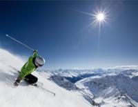 Im Vergleich: Der Unterschied zwischen Tourenski und Alpinski