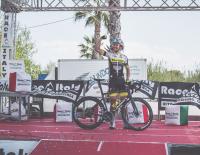 Christoph Strasser, Peeroton-Partner, siegt beim Saisonauftakt in Italien mit Streckenrekord