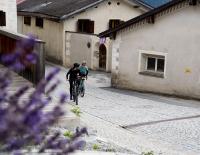 Komoot stärkt mit "gravELLE x komoot Women's Weekender" Event weibliche Bikepacking Community in der Schweiz