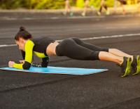 Ab ins Freie: 9 Übungen für dein perfektes Workout ohne Geräte