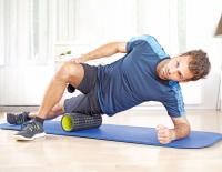 Rollende Körperpflege: „SPORTaktiv-Doc“ Robert Fritz über Sinn und Grenzen von Faszientraining