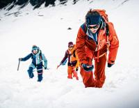 Vorausdenker ­gesucht: Tipps für mehr Sicherheit bei Aufstieg und Abfahrt im freien Skiraum