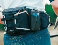 Da kannst du ­einpacken: Bikerucksack oder Hip Bag - was passt besser zu dir?