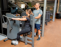 Fit mit Injoy: Starke Schultern – Übungen für Kraft und Haltung