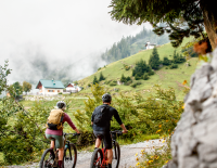 Die beste Zeit für Biker: Was mit Gravel, Rennrad, MTB und Tourenrad jetzt besonders wichtig ist