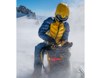 Für alle Fälle: Kann es kalt werden, gehören Isolationsjacken in jeden Rucksack