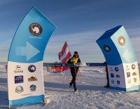 Mit Peeroton an der Spitze: Rainer Predl bezwingt 100 km Antarktis