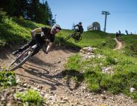 Von der Piste auf den Trail: Tiroler Zugspitz Arena startet vom Winterfinale in den Frühling
