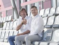 © © INTERSPORT Austria/ F1 Foto Design / Oliver Mitterhumer / Mit einer neuen digitalen Vereinssplattform und der Zusammenarbeit mit Teamsport-Experte Dietmar Wieser baut Österreichs führender Sportfachhandel sein Serviceangebot für Sportvereine deutlich aus.
Franz Koll (l.) (Geschäftsführer INTERSPORT Austria), Dietmar Wieser (r.) (Geschäftsführer IS Team GmbH) INTERSPORT baut Vereinssport aus: Neue Plattform und Teamsport-Experte für Österreichs Vereine