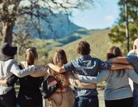 © iStock / PeopleImages Firmen Wanderung Austria: Ein Wochenende, das ganz Österreich in Bewegung bringt