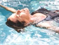 Die richtige Pflege für deine Sportbademode: So bleiben Bikini, Tankini und Co. länger fit