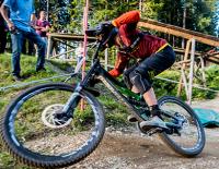Race the Night: Die Faszination am längsten Downhill-Rennen der Welt / Bild: Moser Lukas Photography