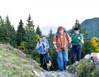 Wandern für den guten Zweck: Gerlinde Kaltenbrunner marschierte mit 160 Wanderern im Zeichen von Nepal / Bild: Roland Koch