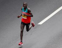 Bild: REUTERS © Bild: REUTERS Abel Kirui ueber Ausdauer