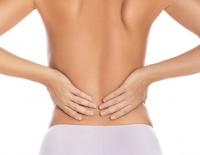 Vorsicht, Schwachstelle: Ursachen und Therapie bei Bandscheibenvorfall und Wirbelgleiten / Bild: iStock / BLACKDAY