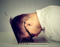 Burnout Zusammenbruch / Bild: istock / Siphotography