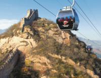 Globale Kabinenparty: Seilbahn entlang der großen Mauer in Badaling, China / Foto: Doppelmayr