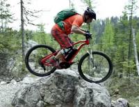 5 Tipps & Tricks zum eMountainbiken von Trial-Profi Stefan Schlie epowered by Bosch / Bild: Bosch © 5 Tipps & Tricks zum eMountainbiken von Trial-Profi Stefan Schlie epowered by Bosch / Bild: Bosch 5 Tipps & Tricks zum eMountainbiken von Trial-Profi Stefan Schlie epowered by Bosch / Bild: Bosch