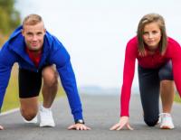 Geschlechterunterschied beim Sport: Wenn Adam und Eva gemeinsam trainieren / Bild: iStock / gbh007