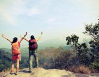 Frauen beim Wandern / Bild: iStock / lzf