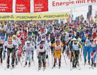 Mit hunderten Gleichgesinnten im Massenstart, wie hier beim Dolomitenlauf: Das sollte jeder Langläufer einmal erlebt haben. / Bild: Veranstalter