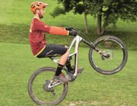 Mountainbike-Fahrschule: Anleitung zum Wheelie / Bild: Thomas Schweighofer © Mountainbike-Fahrschule: Anleitung zum Wheelie / Bild: Thomas Schweighofer Mountainbike-Fahrschule: Anleitung zum Wheelie / Bild: Thomas Schweighofer