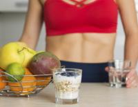 Morgenmahlzeit auf dem Prüfstand: Macht nicht frühstücken wirklich dick? / Bild: iStock / Tinatin1