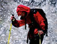 4 wichtige Pflegetipps für deine Outdoorbekleidung / Bild: HEY SPORT