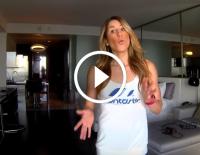 Road Warrior Workout: Das 15-Minuten-Training für unterwegs / Bild: Runtastic Fitness / YouTube Channel © Road Warrior Workout: Das 15-Minuten-Training für unterwegs / Bild: Runtastic Fitness / YouTube Channel Road Warrior Workout: Das 15-Minuten-Training für unterwegs / Bild: Runtastic Fitness / YouTube Channel