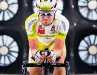 RAAM-Sieger Christoph Strasser testet im Windkanal Spezialized Rennrad Winner Race across America