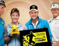 ÖSV-Sportler zeigen ihre Muskeln beim Trumer Triathlon 2014
