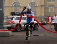 Russia Coast to Coast, Tag 22: Die Vollendung des 10.000ers - Wolfgang Fasching im Ziel / Bild: Gregor Hartl