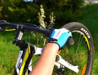 Wenn Nerven nerven: Was tun gegen taube Finger beim Biken? / Bild: Chiba