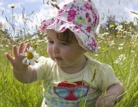 Wandern mit Kindern: Was man dem Nachwuchs am Berg zutrauen kann Baby Kleinkind Wanderung süß niedlich Kind Kinder Tour Trekking Berg