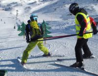 Barrierefrei zum Wintersport: Der Sportclub Aktivity verhilft mental Behinderten zum Skierlebnis. / Bild: Sportclub Aktivity